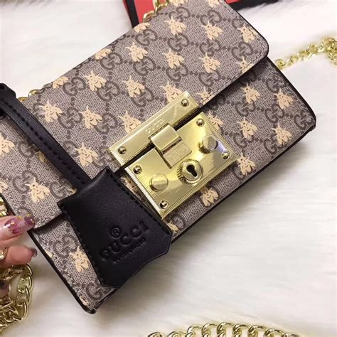 gucci padlock signature bag|gucci bag with bee clasp.